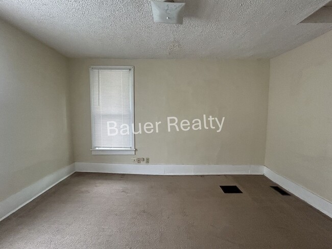 Building Photo - Affordable Two Bedroom