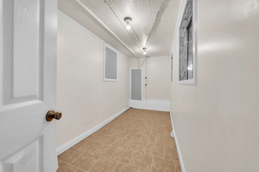 bonus room 1 - 80 Corona St