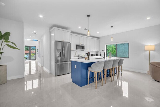 Building Photo - 2951 NW 13th St