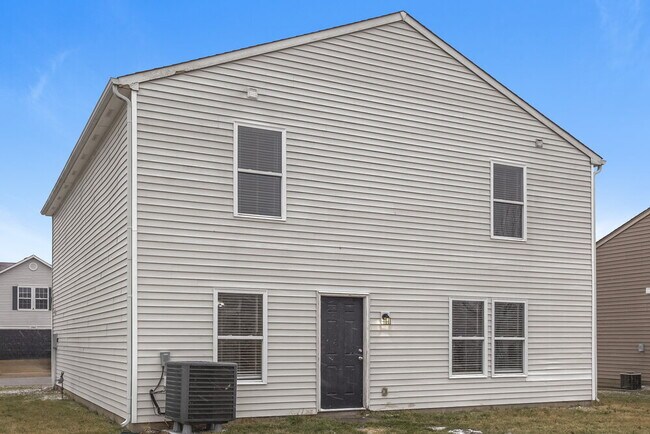 Building Photo - 7905 States Bend Dr