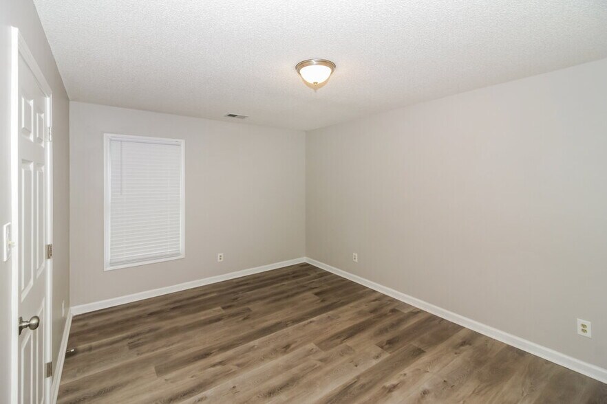 Building Photo - 1433 Siskin Dr