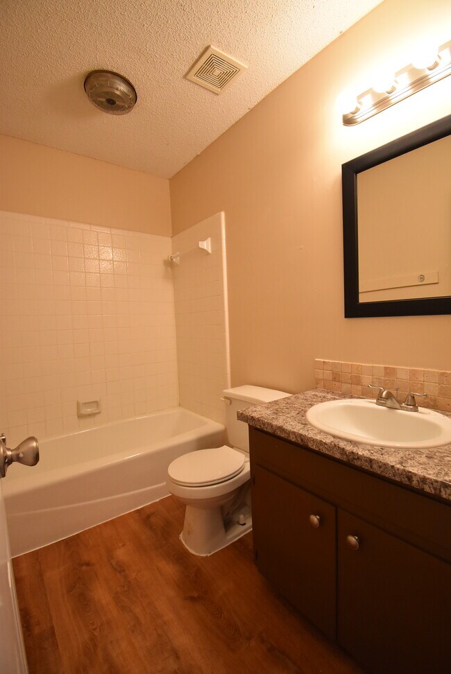 Building Photo - Four Plex