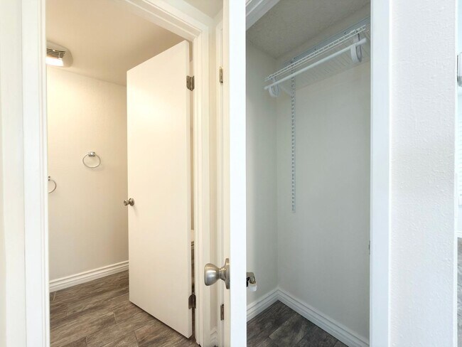 Building Photo - Spacious Townhome in Desirable Tiburon Community!