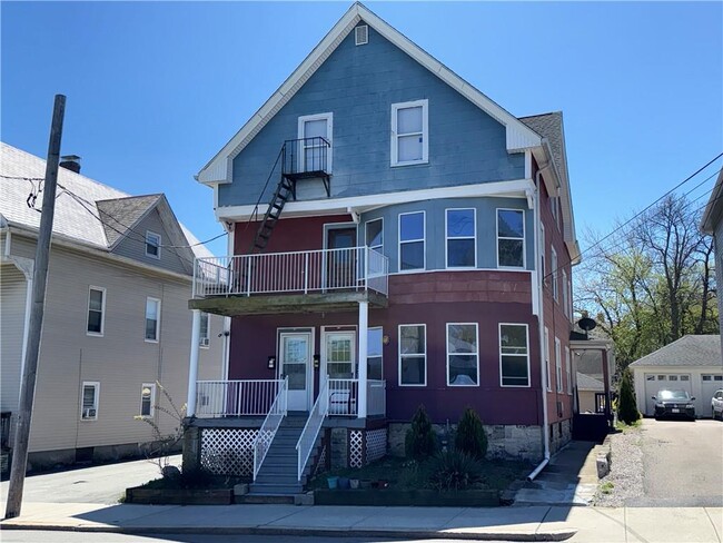 Building Photo - 550 Winter St