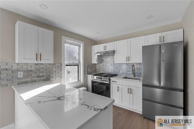 Building Photo - 1608 Brunswick Ave