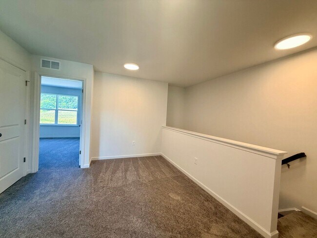 Building Photo - 45 N Conifer Dr
