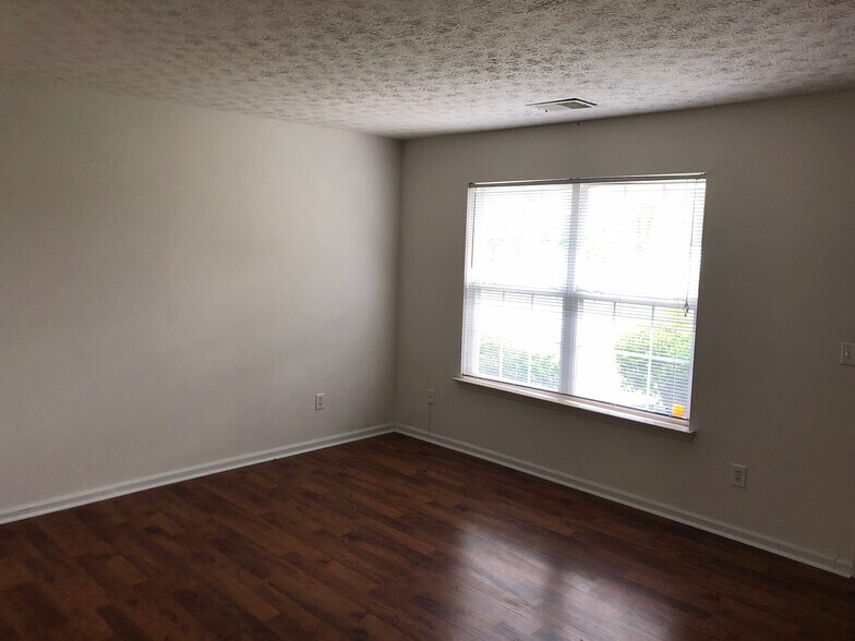 Building Photo - 104 Waterview Dr