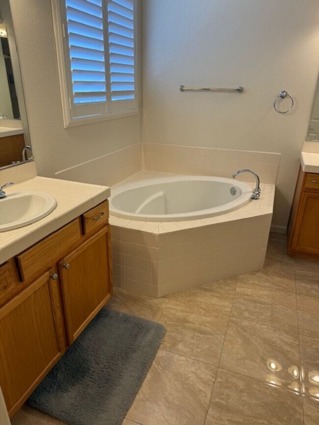 Building Photo - Damonte Ranch 2 story on Cul de Sac