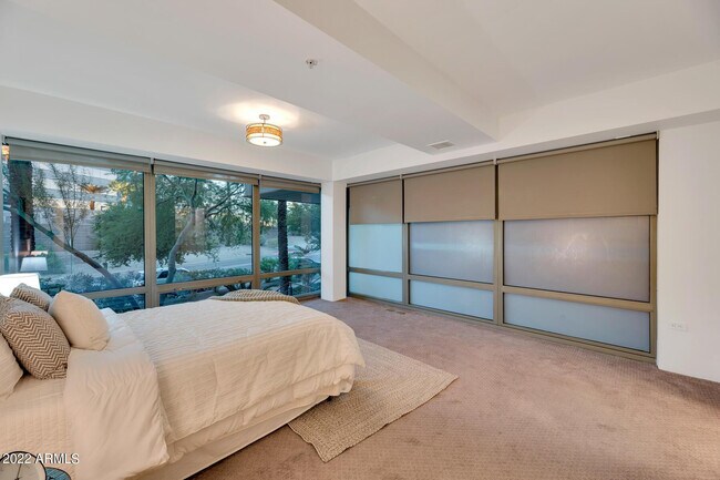 Building Photo - 7161 E Rancho Vista Dr