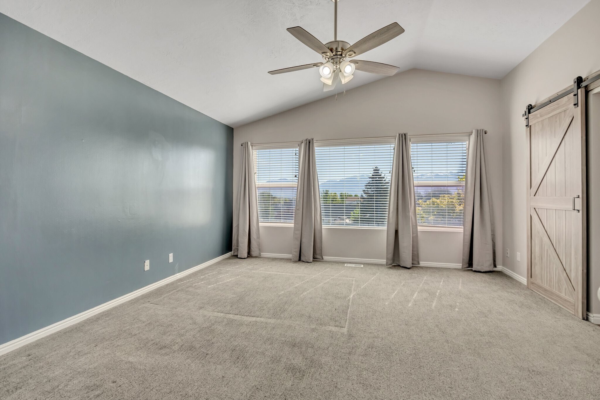 Building Photo - 8847 Mountain Vista Dr