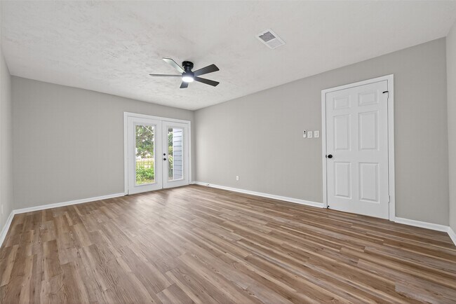 Building Photo - 12079 Maverick Dr