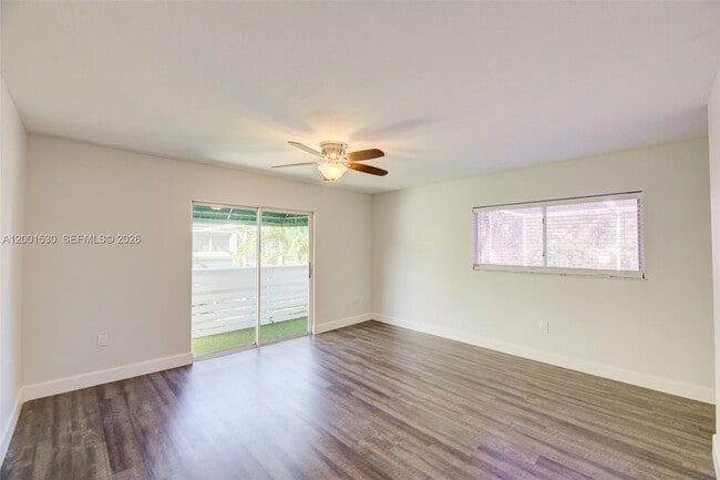 Building Photo - 565 NW 97th Ave