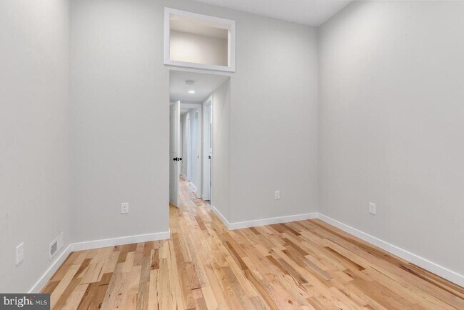 Building Photo - 2039 E Letterly St