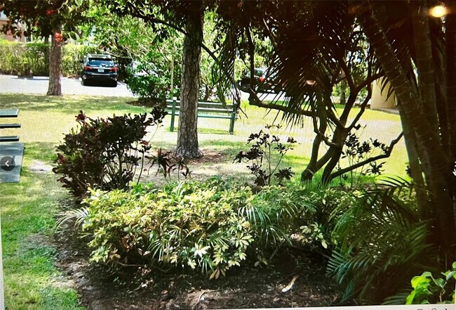 Building Photo - 5150 NE 6th Ave