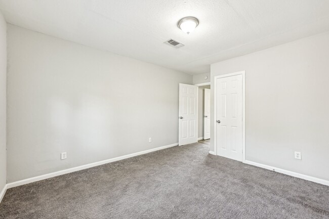 Building Photo - 1121 Meyers St