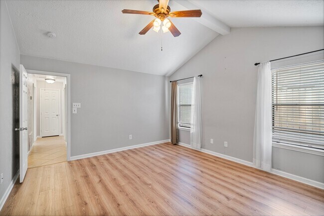Building Photo - 3318 Golden Willow Dr
