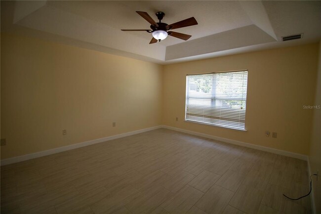 Building Photo - 14369 Babylon Way