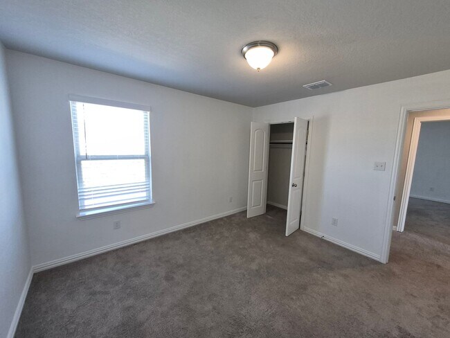 Building Photo - 2102 Gabby Cole Ln