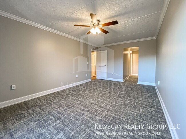 Building Photo - 530 N Main St