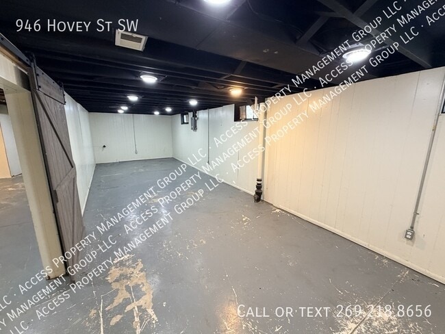 Building Photo - 946 Hovey St SW