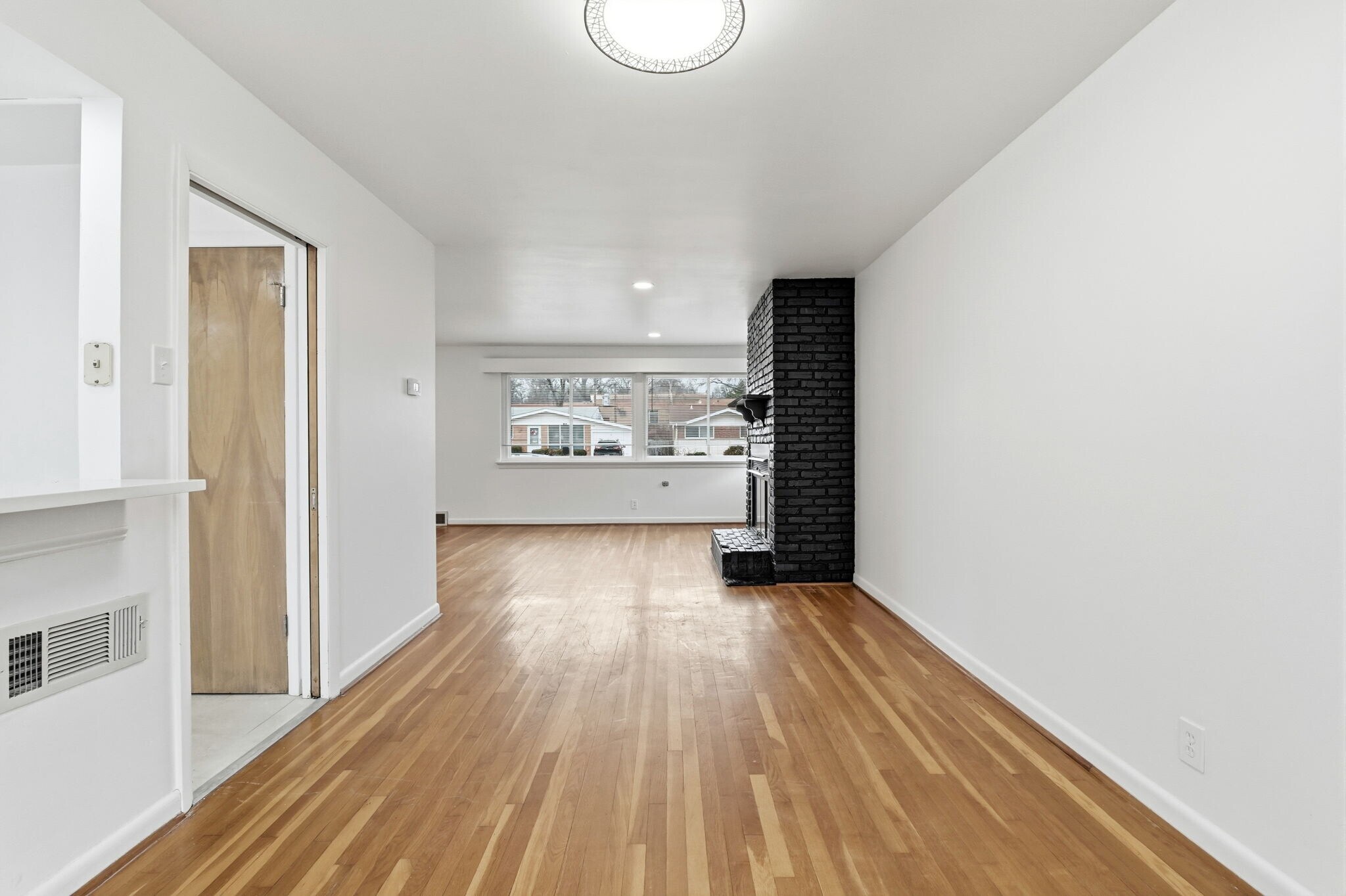 Building Photo - 1152 Burch Ln