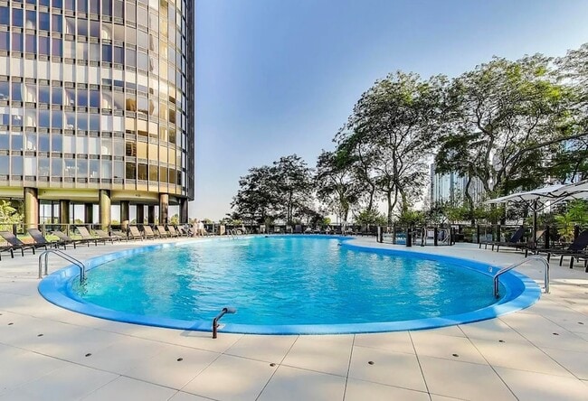 Building Photo - 505 N Lake Shore Dr