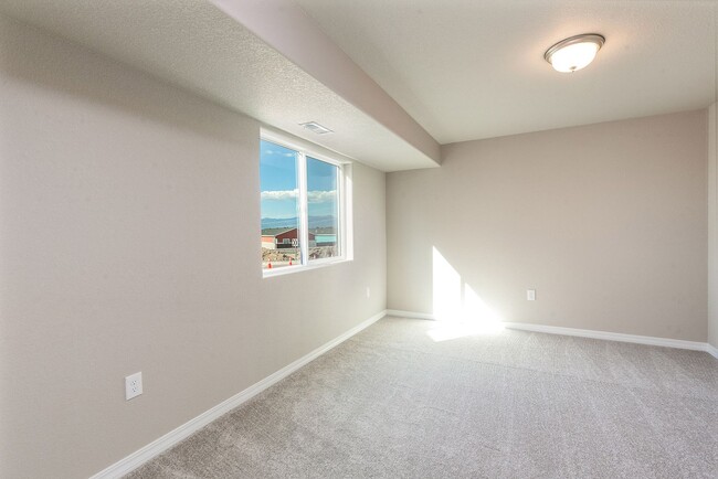 Building Photo - Single Family Home for Rent in Northeast o...