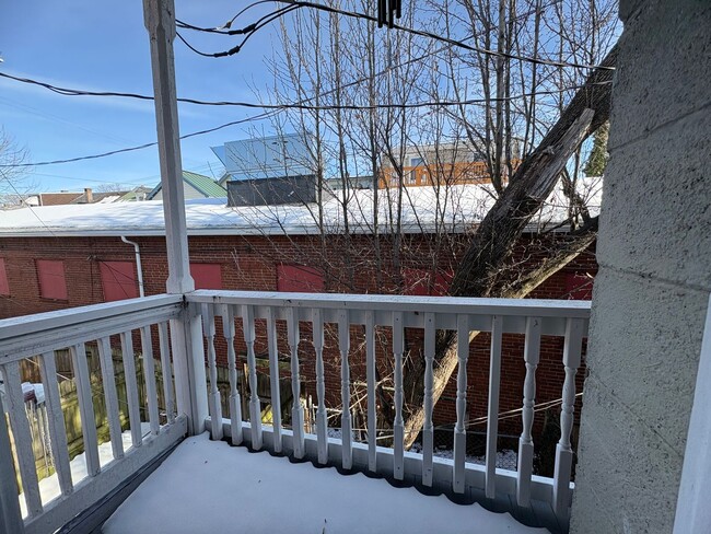 Building Photo - 3 Bedroom 1 Bathroom in Harrisburg!