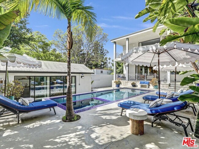 Building Photo - 1724 N Sierra Bonita Ave