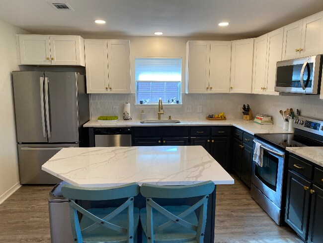 Building Photo - 1150 Old Nursery Way