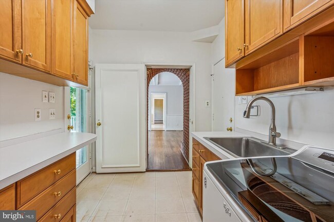 Building Photo - 7804 Lonesome Pine Ln