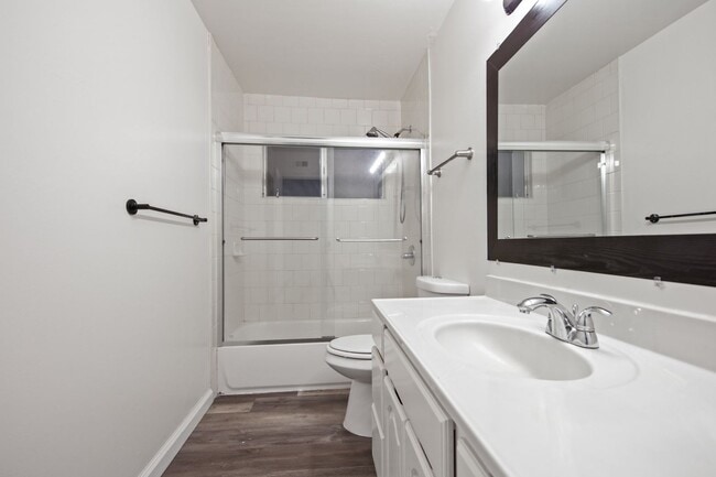 Building Photo - 3 Bedroom 2 Bathroom House For Rent!