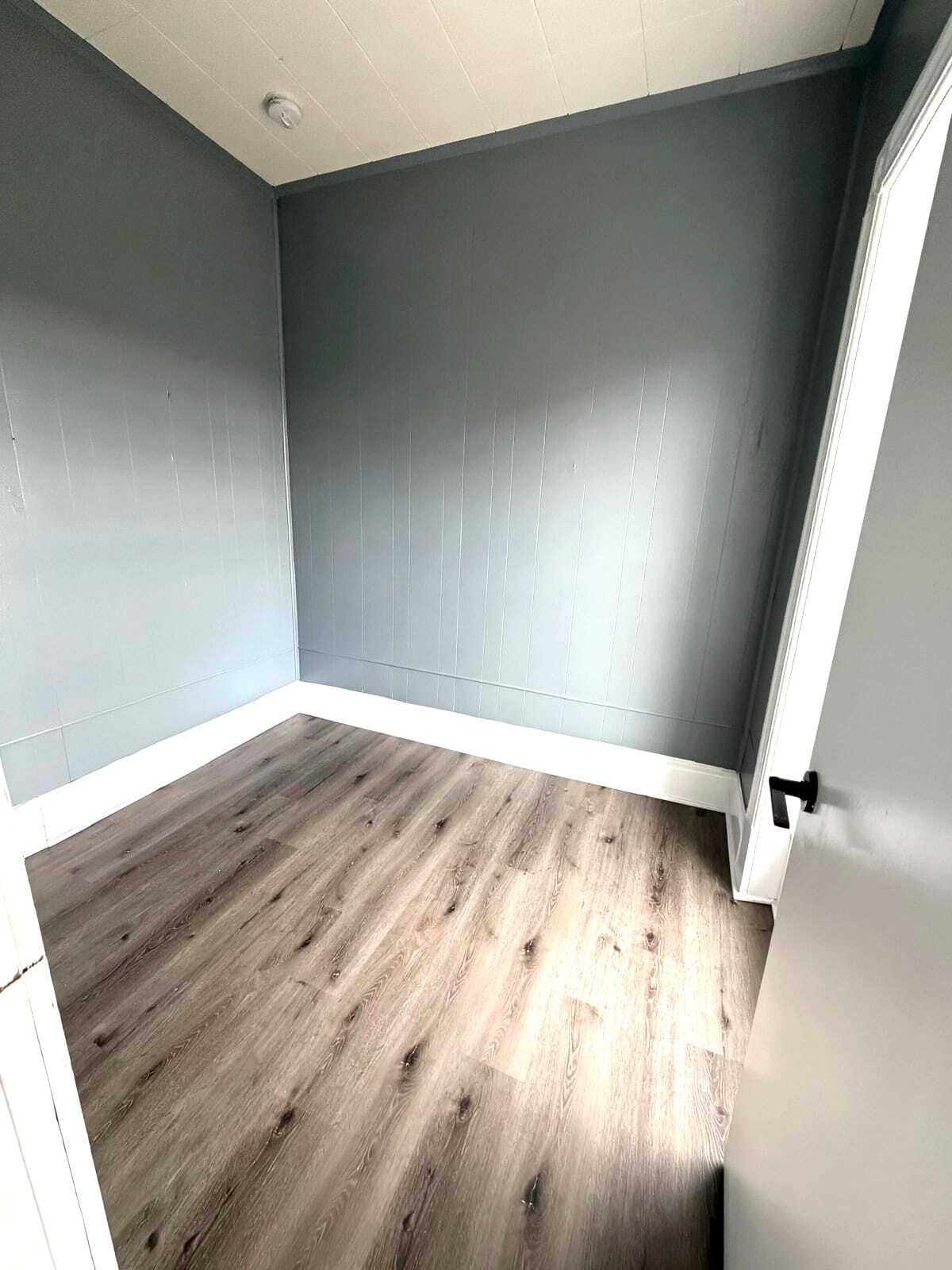 Building Photo - 204 1st St