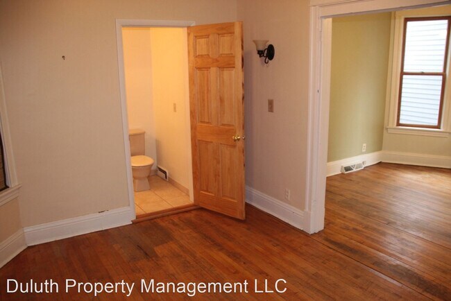 Building Photo - 4 br, 2 bath House - 2819 West 2nd Street