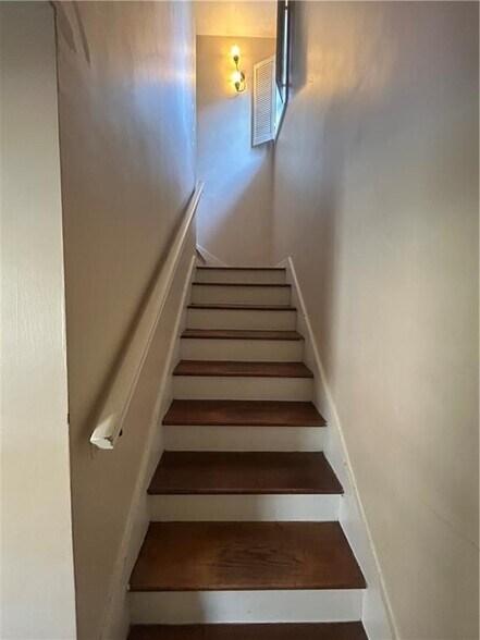 Building Photo - 1515 Beech Valley Way NE