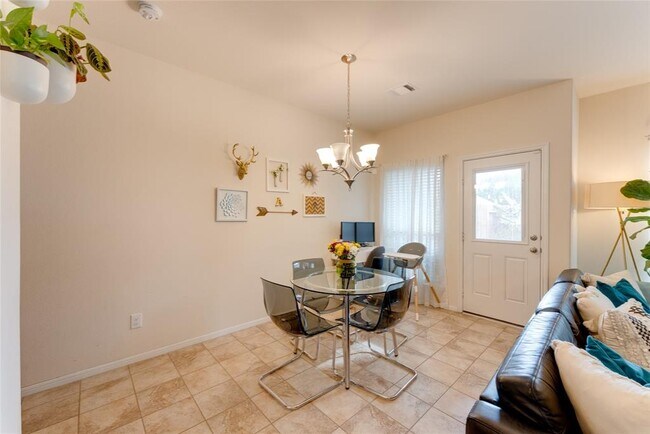 Building Photo - 6047 Wesley Manor Ct