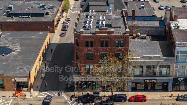 Building Photo - 64 Market St