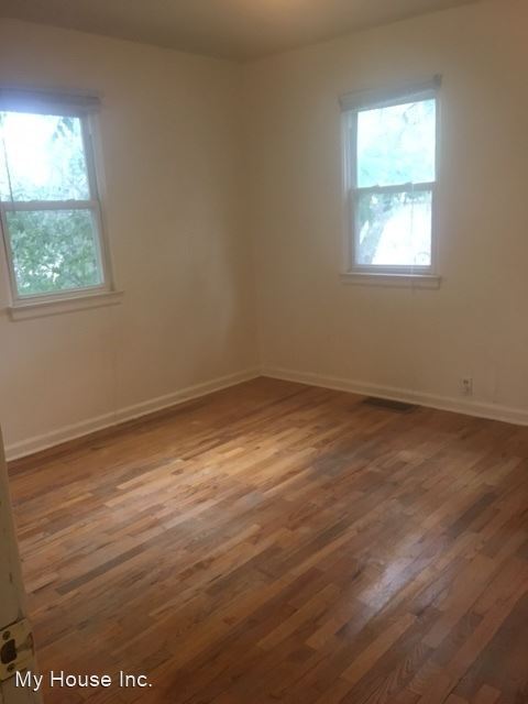 Building Photo - 3 br, 1 bath House - 1120 West Myrtle Street