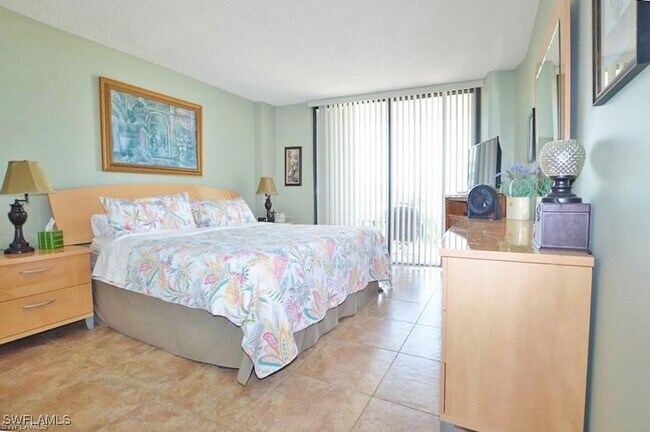 Building Photo - 260 Seaview Ct