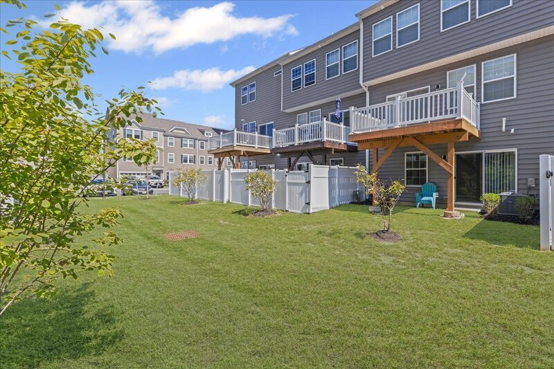 Building Photo - 9 Venice Ln