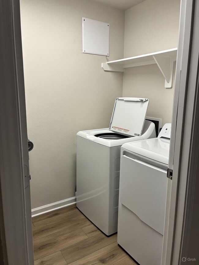 Building Photo - 6208 Rockford Dr