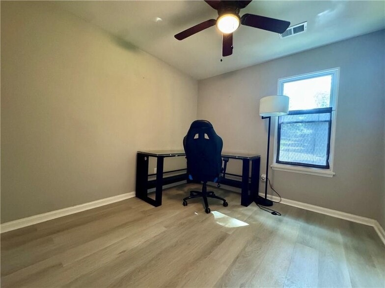 Building Photo - 3814 Whaley Ct SW