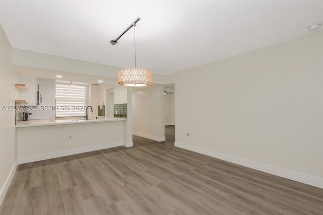 Building Photo - 1709 Whitehall Dr
