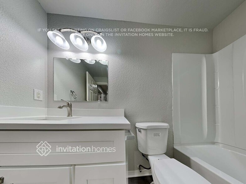 Building Photo - 5936 Danials Loop SE