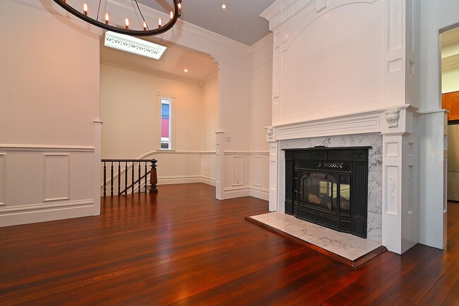 Building Photo - January Special!  Elegant 4 br/2 ba Victor...