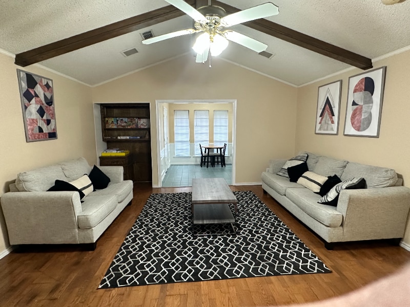 Building Photo - 4821 S Country Club Rd