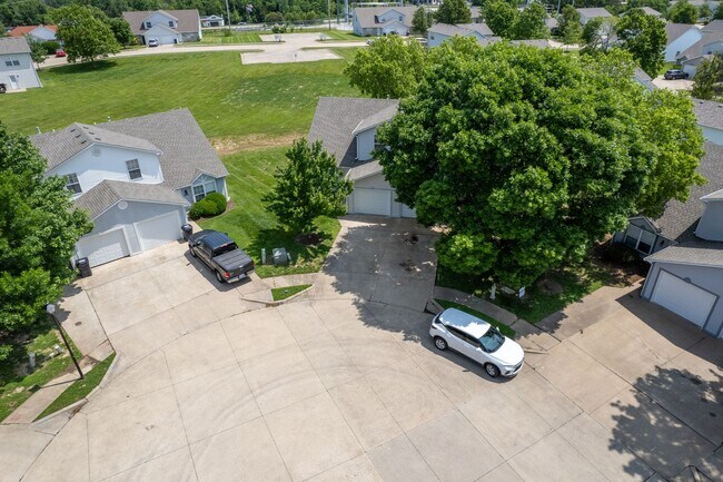 Building Photo - 3504-3506 Delmar Ct.