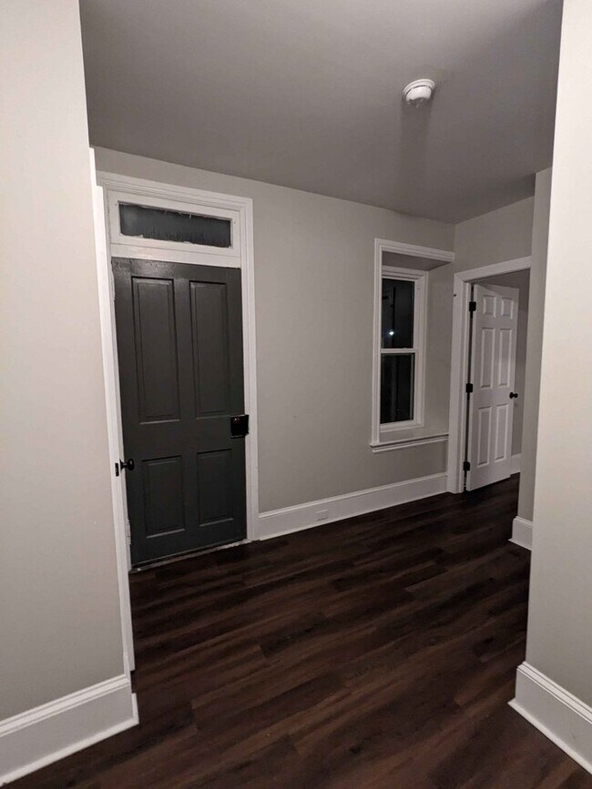 Building Photo - 504 Arch St