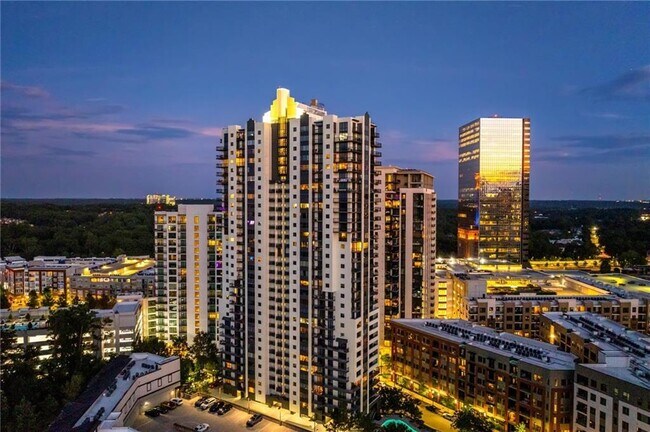 Building Photo - 3481 Lakeside Dr NE