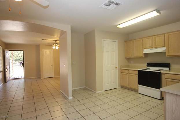 Building Photo - 16202 S Pine St